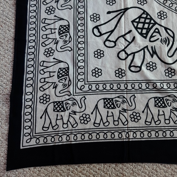 Elephant Tapestry - Picture 4 of 6